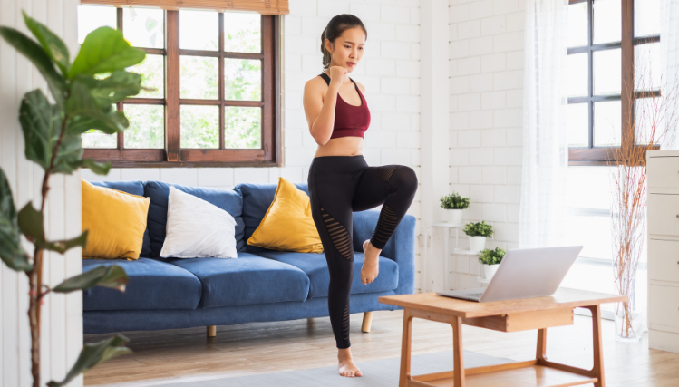 woman exercising to lose belly fat